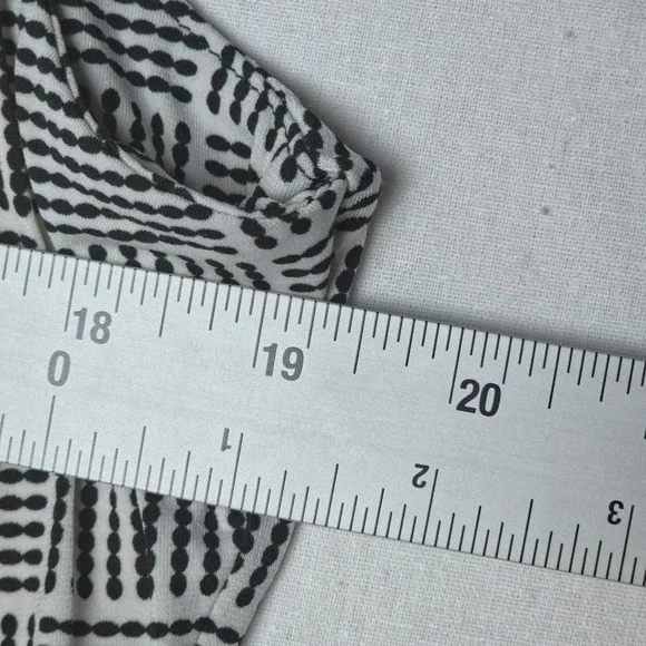 Calvin Klein Top Womens PXL Black White Geometric Sleeveless Keyhole Blouse NWT - Picture 7 of 10